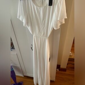 Never worn Lulus white jumper.